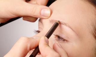 一字加一笔是什么字